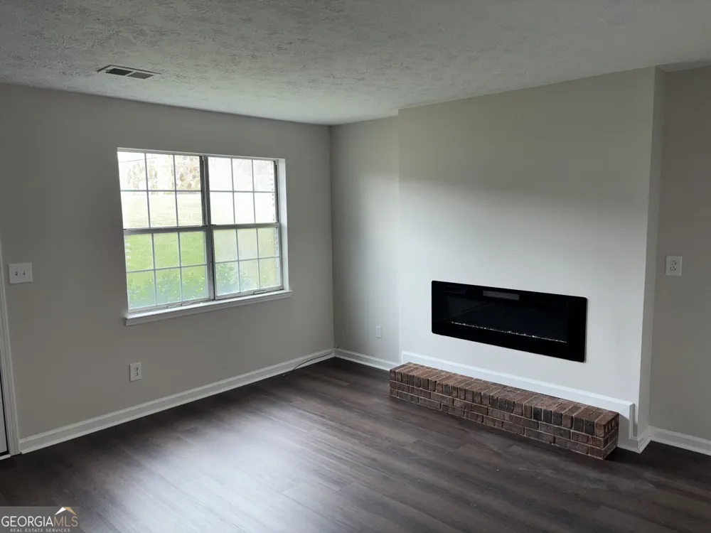 1731 Hunting Creek DR SE Conyers, GA 30013