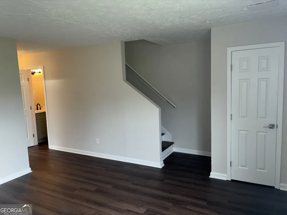 1731 Hunting Creek DR SE Conyers, GA 30013