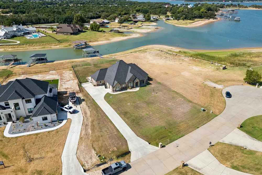 1809 Laguna S Pelican Bay, TX 76020