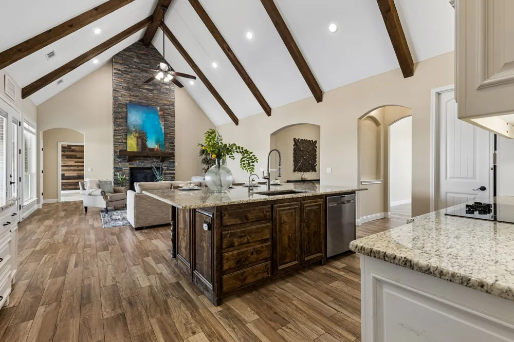 1809 Laguna S Pelican Bay, TX 76020