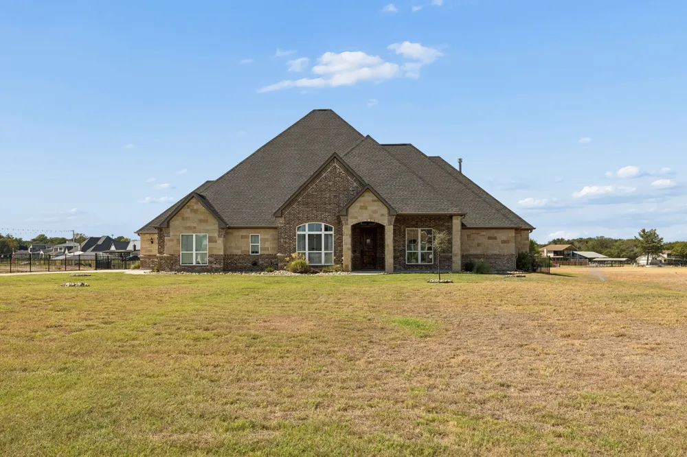 1809 Laguna S Pelican Bay, TX 76020