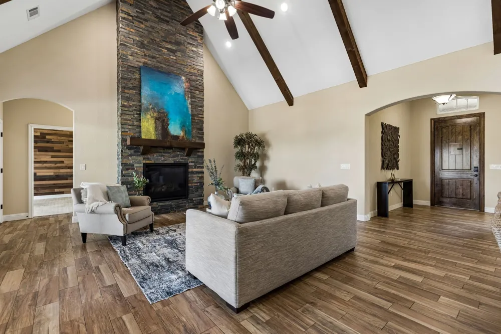 1809 Laguna S Pelican Bay, TX 76020