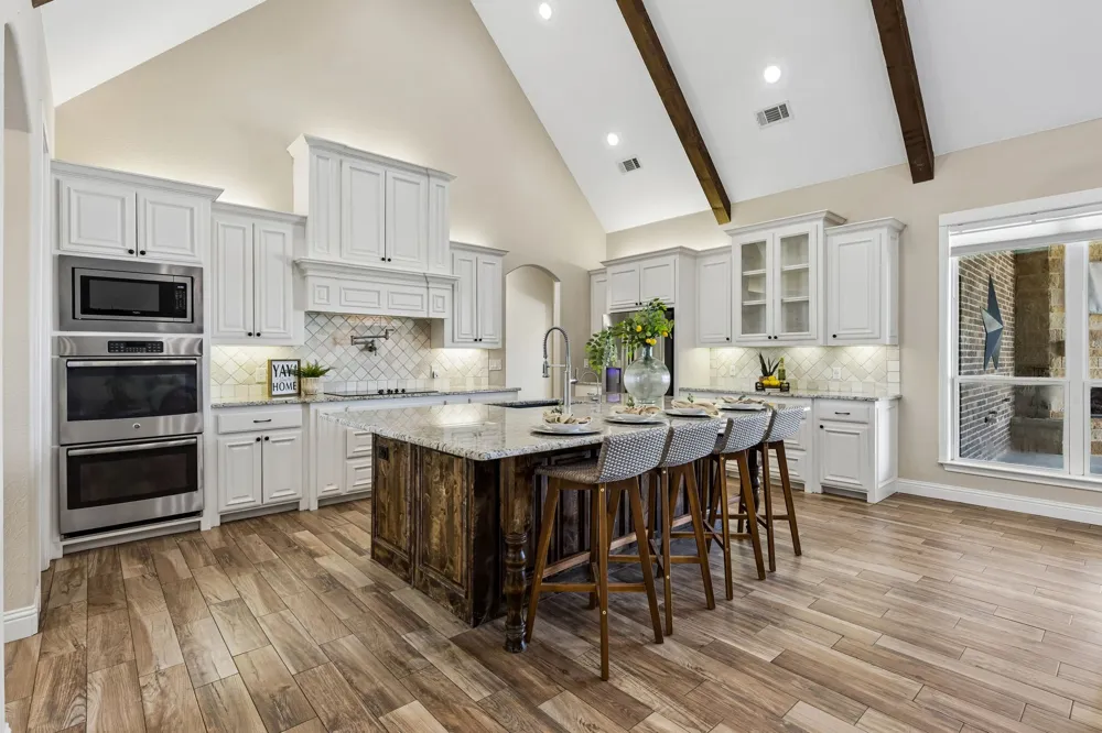 1809 Laguna S Pelican Bay, TX 76020