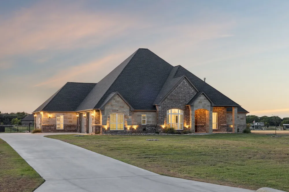 1809 Laguna S Pelican Bay, TX 76020
