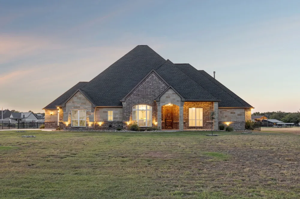 1809 Laguna S Pelican Bay, TX 76020