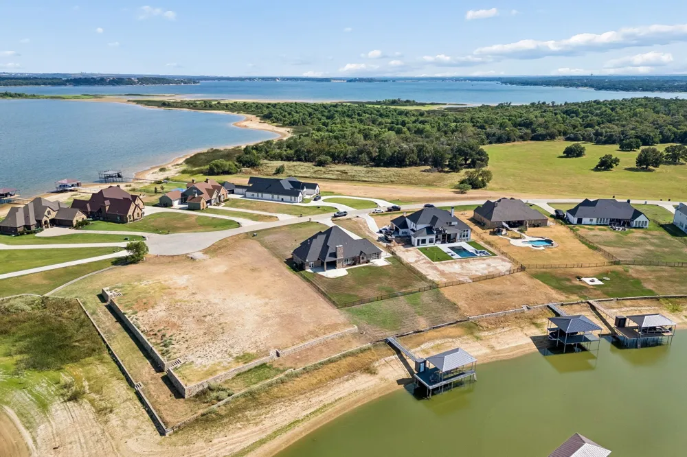 1809 Laguna S Pelican Bay, TX 76020