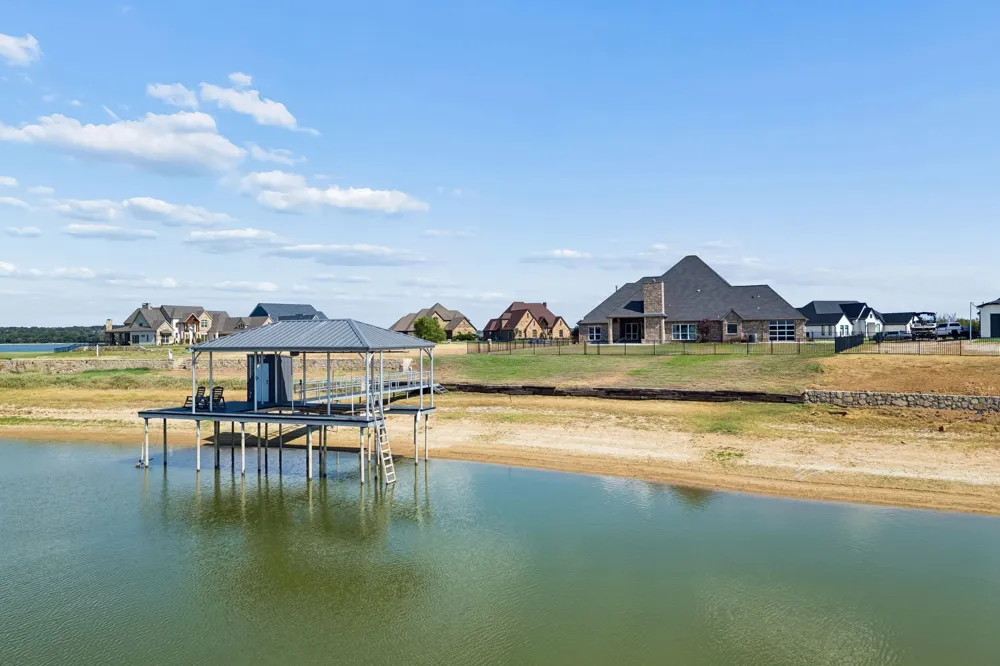 1809 Laguna S Pelican Bay, TX 76020
