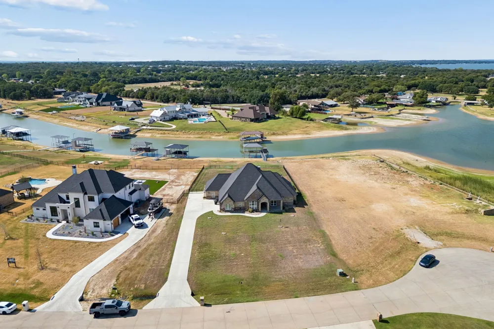 1809 Laguna S Pelican Bay, TX 76020