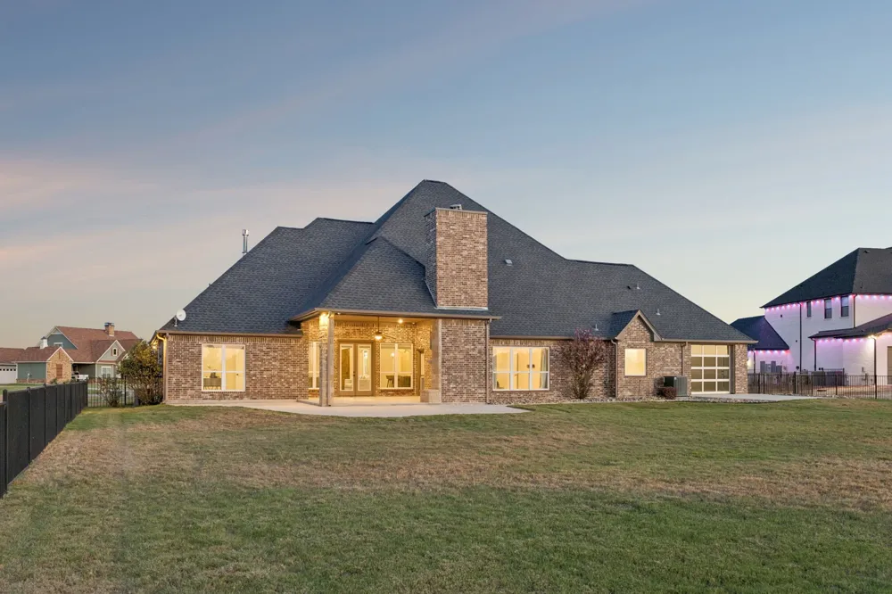 1809 Laguna S Pelican Bay, TX 76020