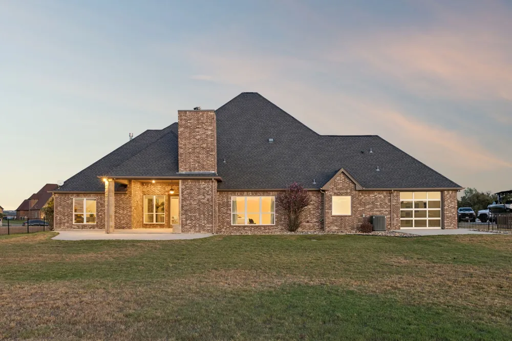 1809 Laguna S Pelican Bay, TX 76020