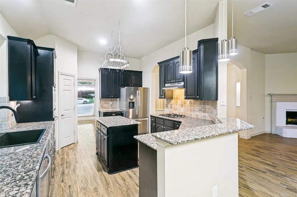 2212 Creek Crossing Drive Corinth, TX 76210