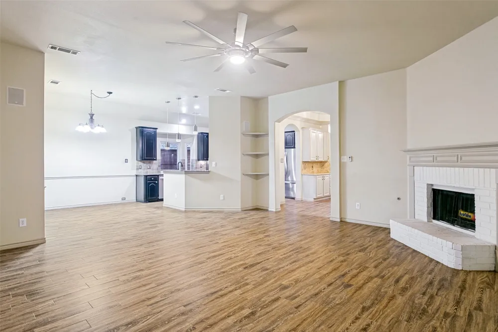 2212 Creek Crossing Drive Corinth, TX 76210