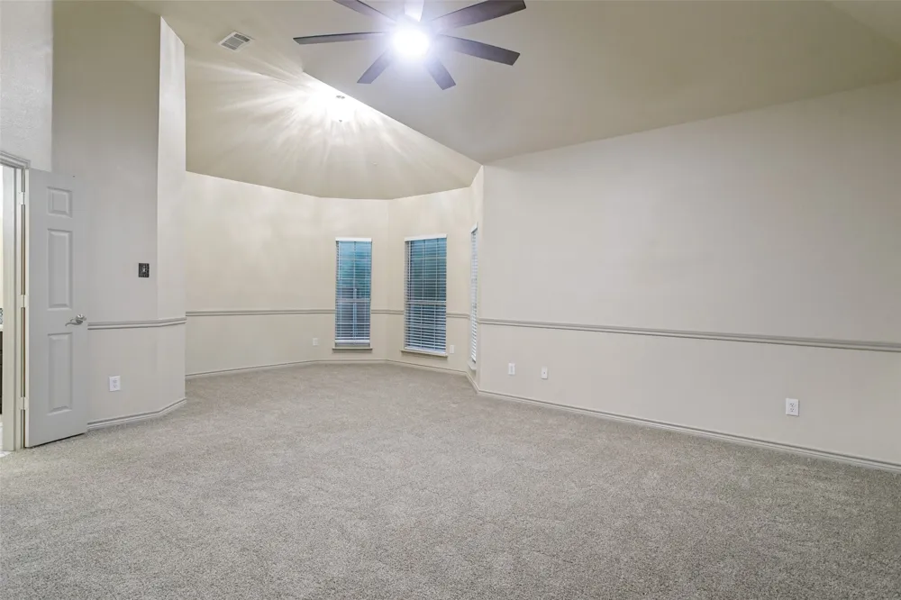 2212 Creek Crossing Drive Corinth, TX 76210