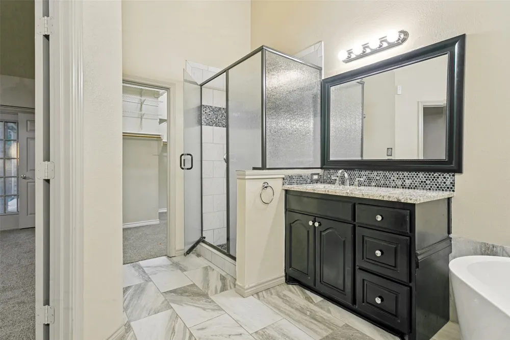 2212 Creek Crossing Drive Corinth, TX 76210