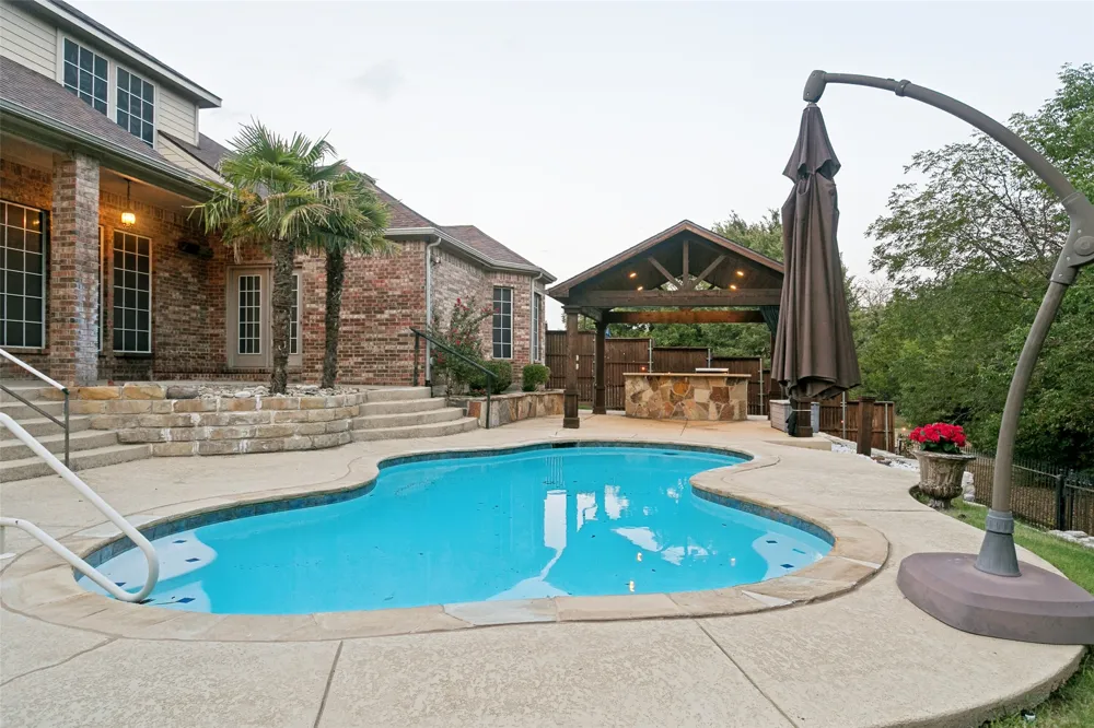 2212 Creek Crossing Drive Corinth, TX 76210