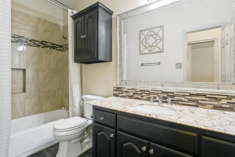 2212 Creek Crossing Drive Corinth, TX 76210