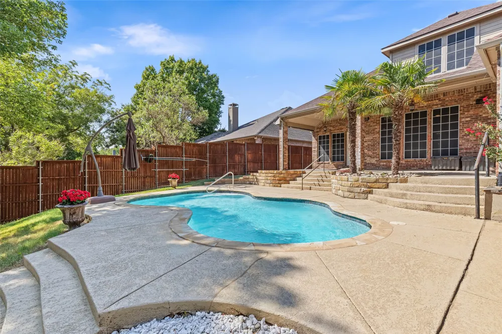 2212 Creek Crossing Drive Corinth, TX 76210