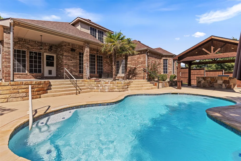 2212 Creek Crossing Drive Corinth, TX 76210