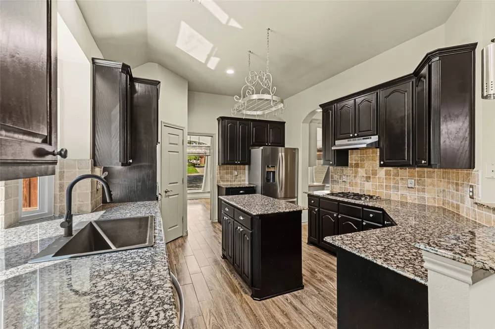 2212 Creek Crossing Drive Corinth, TX 76210
