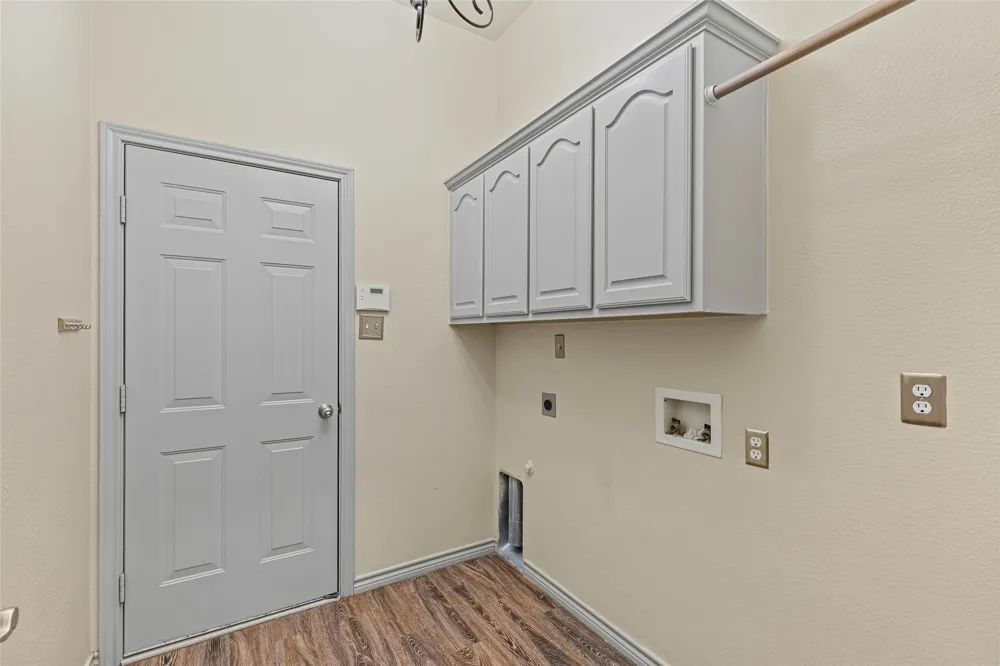 2212 Creek Crossing Drive Corinth, TX 76210