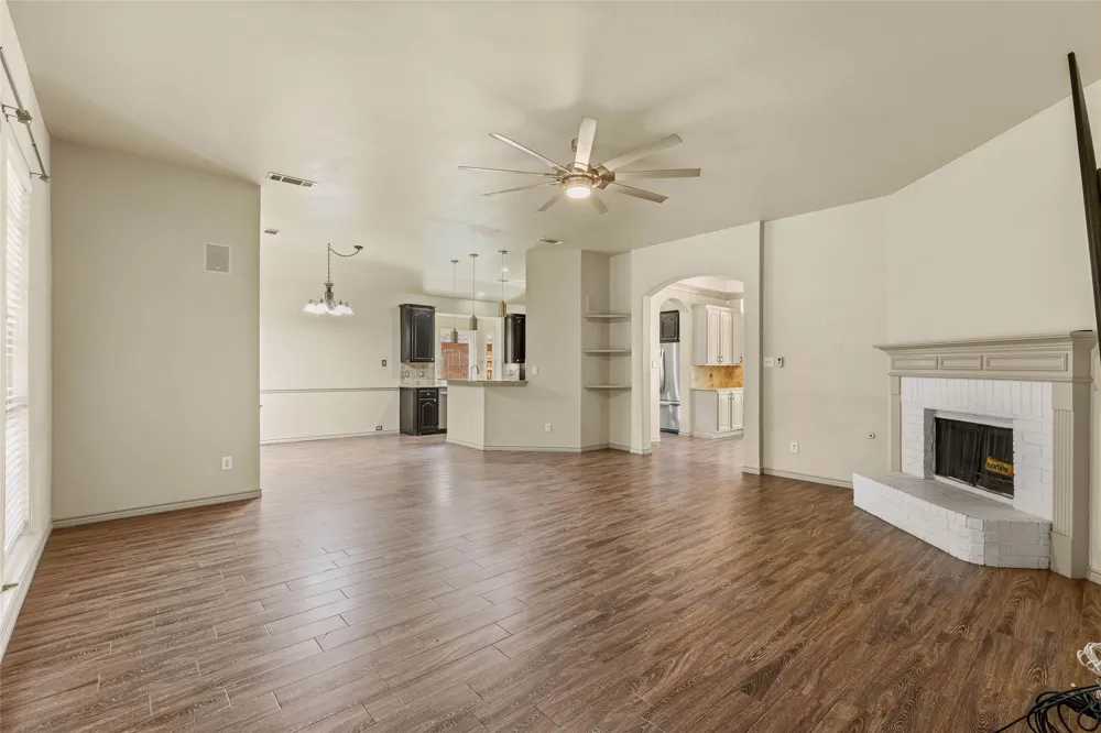 2212 Creek Crossing Drive Corinth, TX 76210