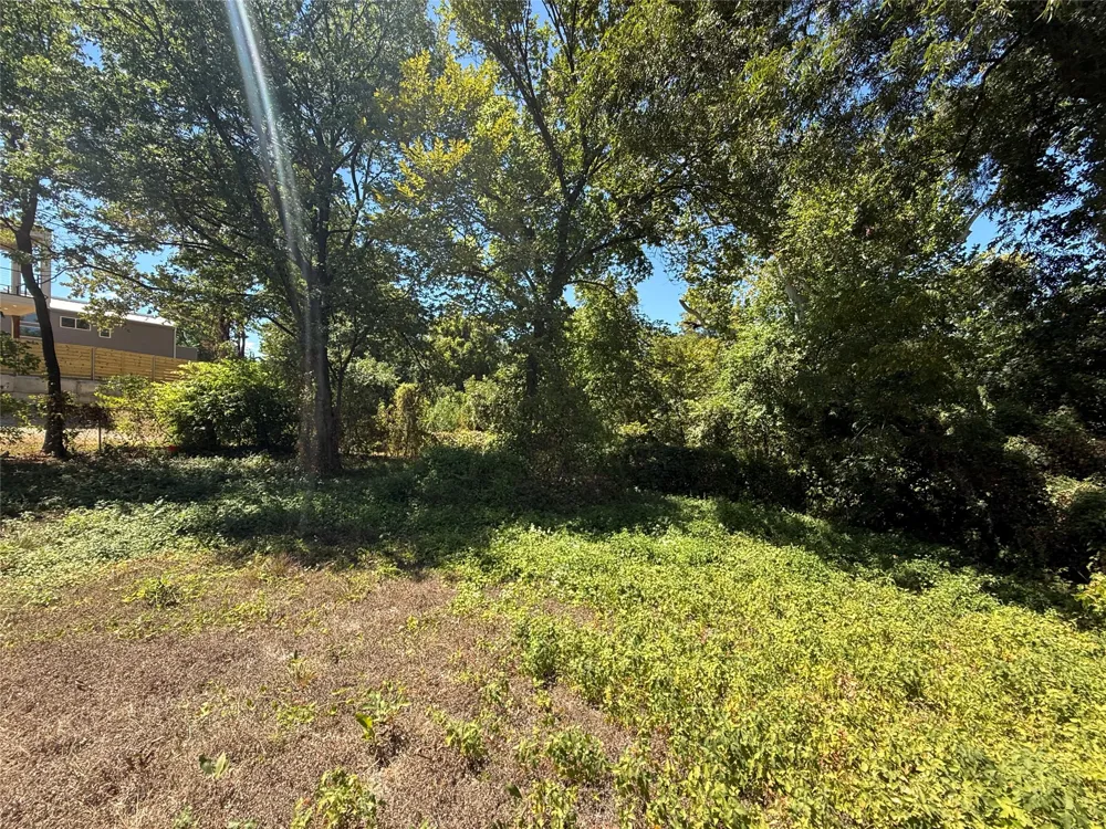 333 Bonnie View Road Dallas, TX 75203