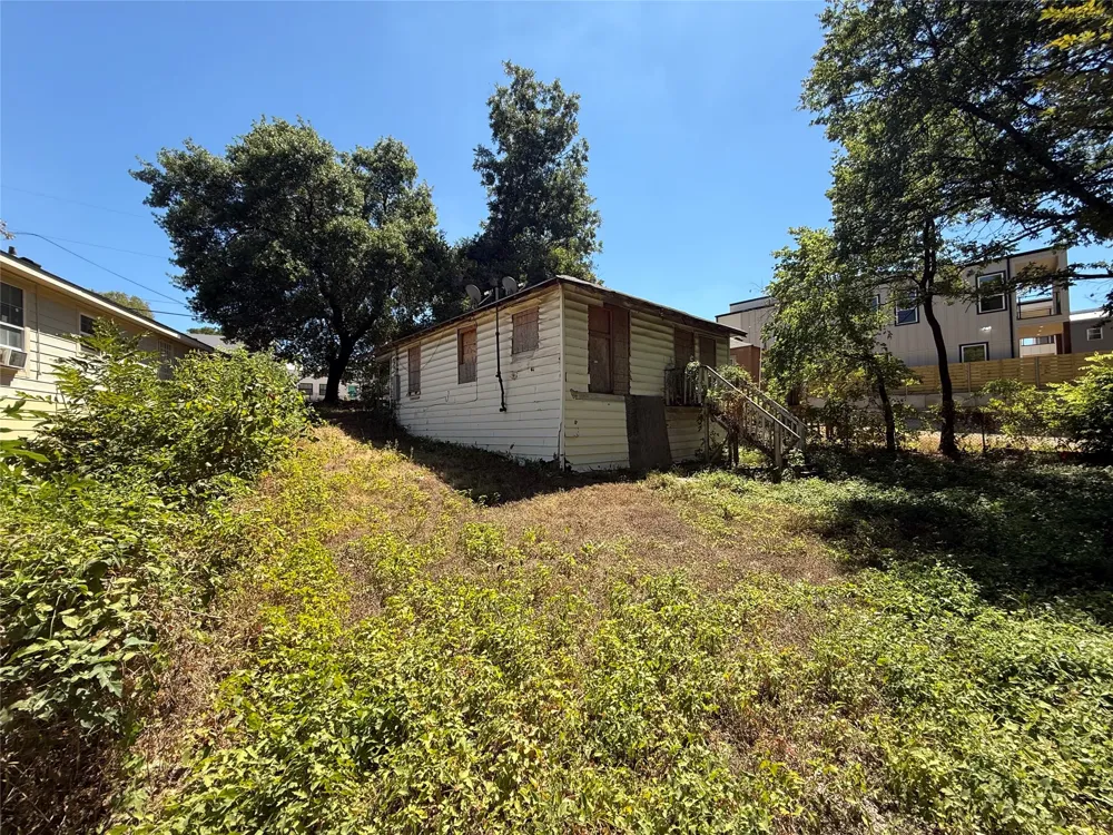 333 Bonnie View Road Dallas, TX 75203