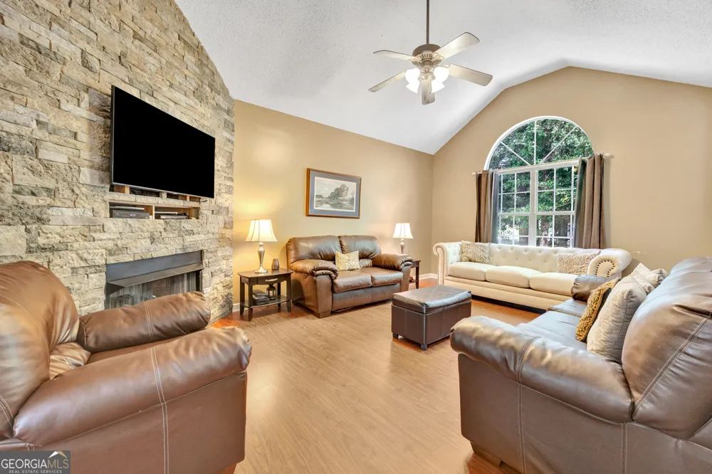 132 McKenzie CT Stockbridge, GA 30281