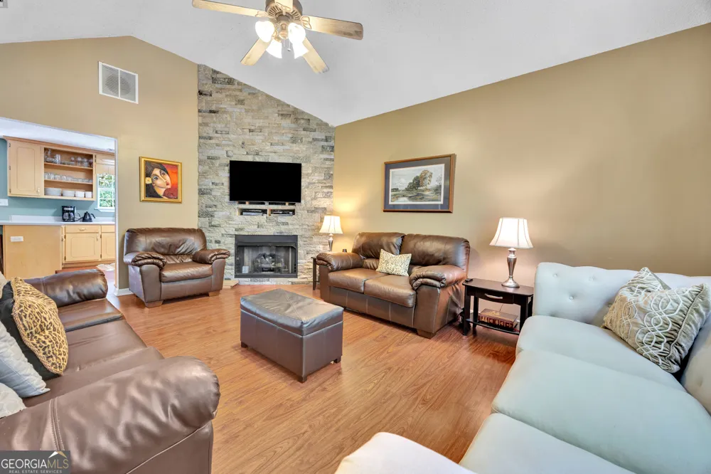 132 McKenzie CT Stockbridge, GA 30281
