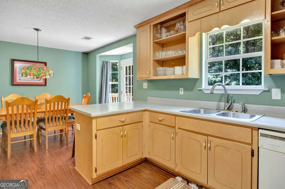 132 McKenzie CT Stockbridge, GA 30281