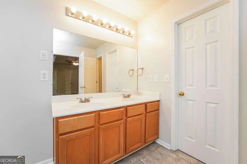827 Shadow Lake DR Lithonia, GA 30058