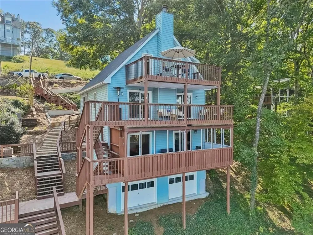 8470 Lake DR Snellville, GA 30039