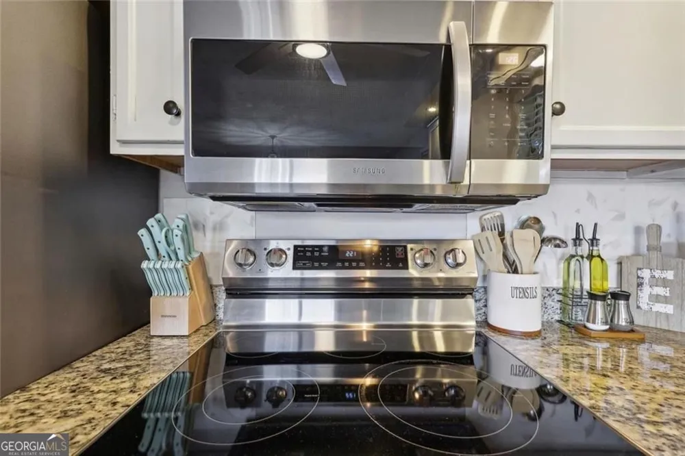 8470 Lake DR Snellville, GA 30039