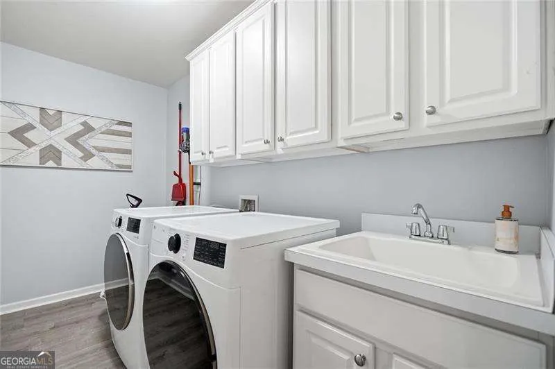 713 Lorimore PASS Canton, GA 30115