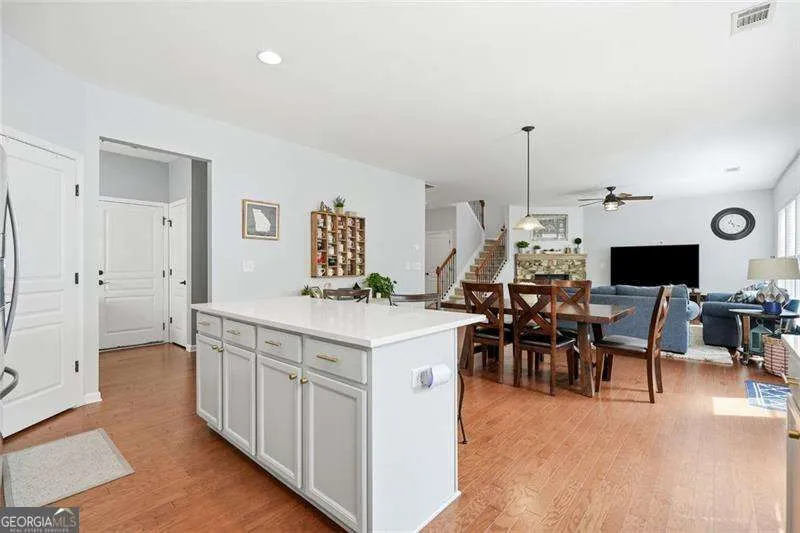 713 Lorimore PASS Canton, GA 30115