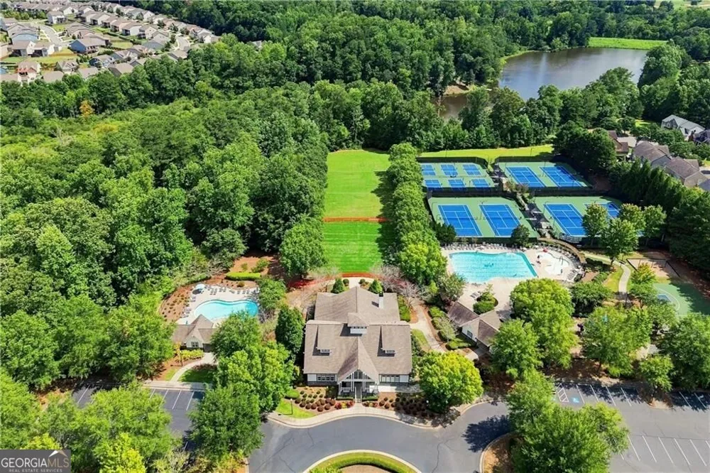 713 Lorimore PASS Canton, GA 30115