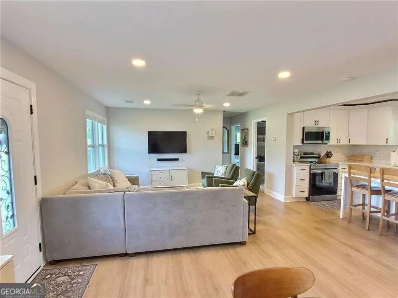 3296 Old Concord RD SE Smyrna, GA 30082