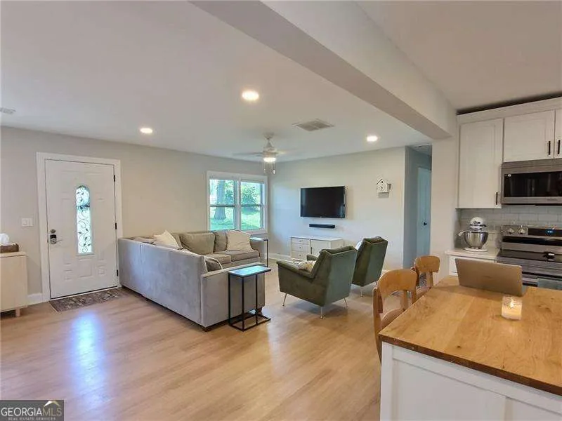3296 Old Concord RD SE Smyrna, GA 30082