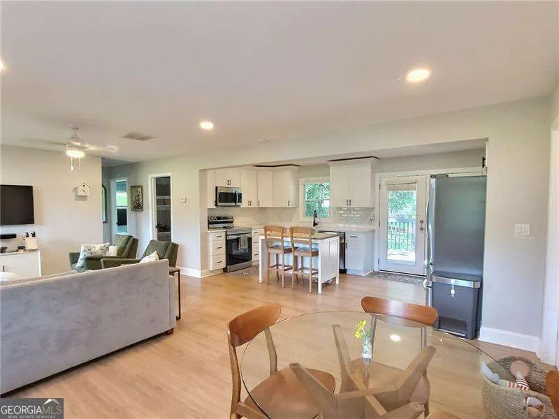 3296 Old Concord RD SE Smyrna, GA 30082