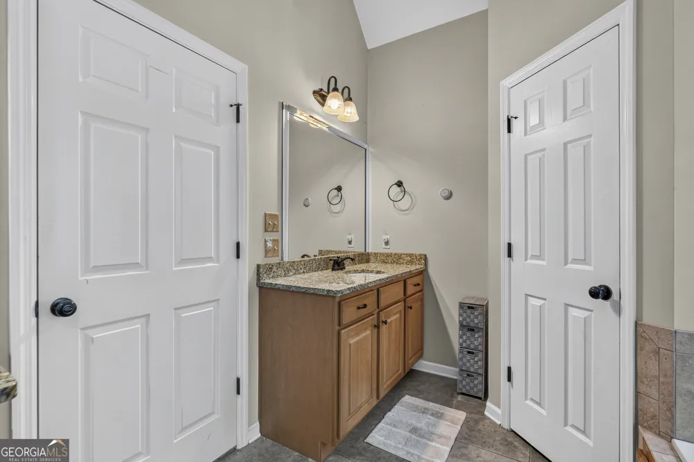 6979 Neville DR Ooltewah, TN 37363