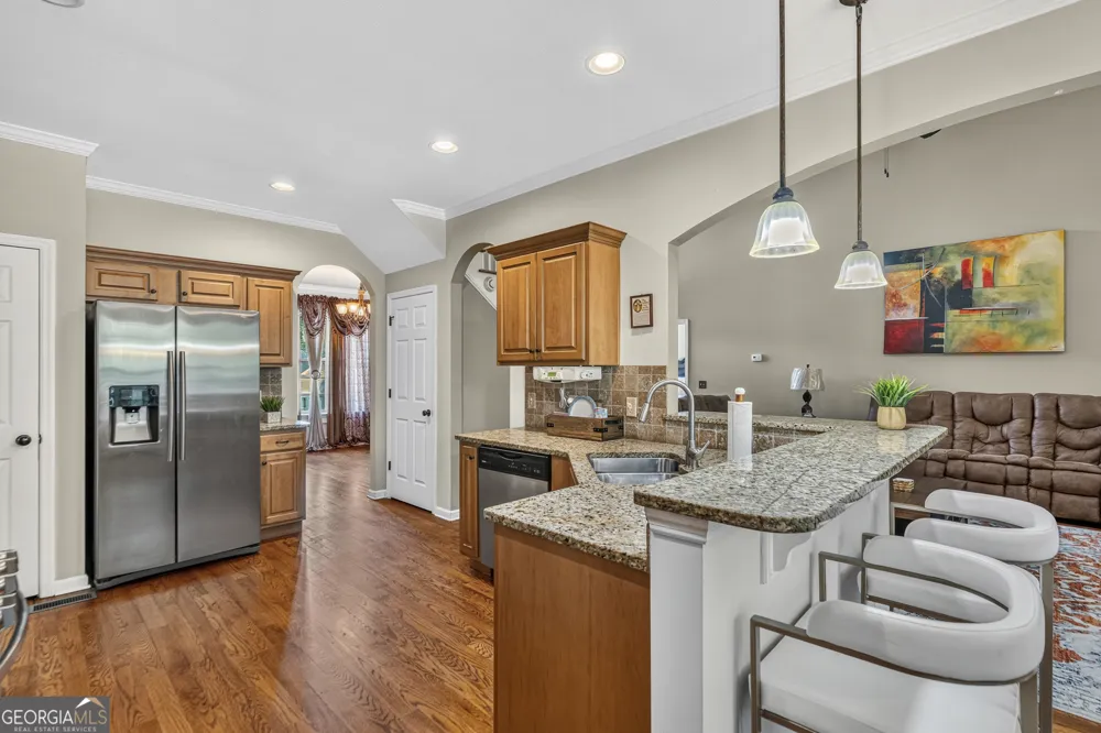 6979 Neville DR Ooltewah, TN 37363