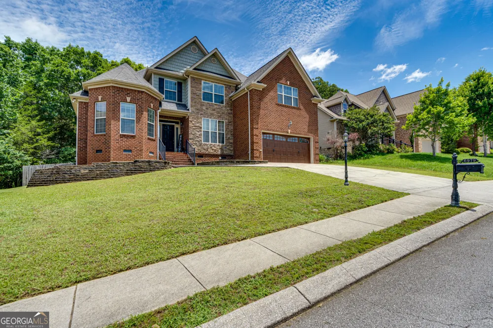 6979 Neville DR Ooltewah, TN 37363
