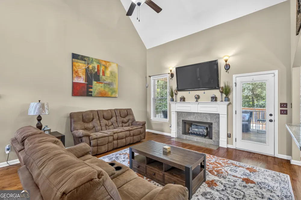 6979 Neville DR Ooltewah, TN 37363