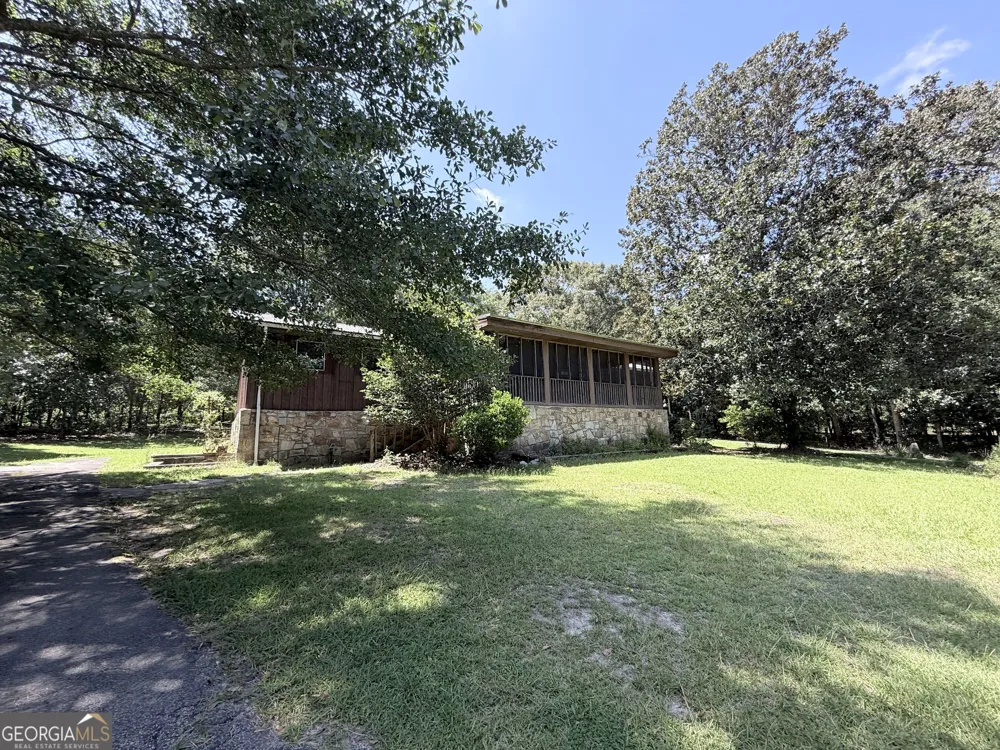 1514 NW Humphries RD NW Conyers, GA 30012