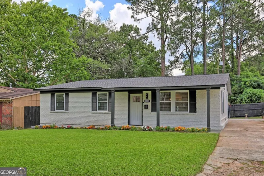 1217 E 34Th ST Savannah, GA 31404