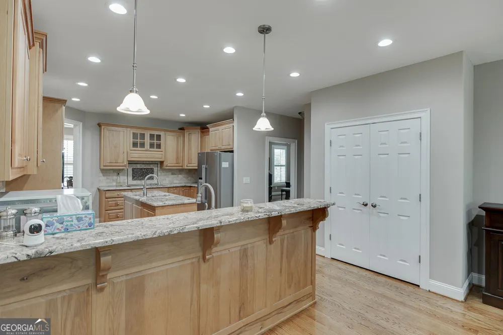563 Martin RD Talmo, GA 30575