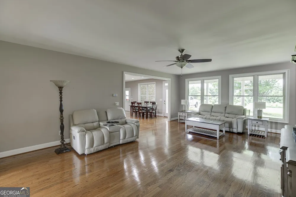 563 Martin RD Talmo, GA 30575