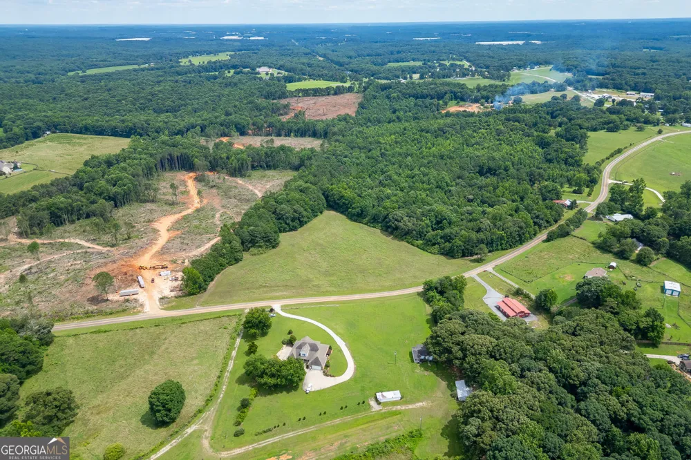 563 Martin RD Talmo, GA 30575