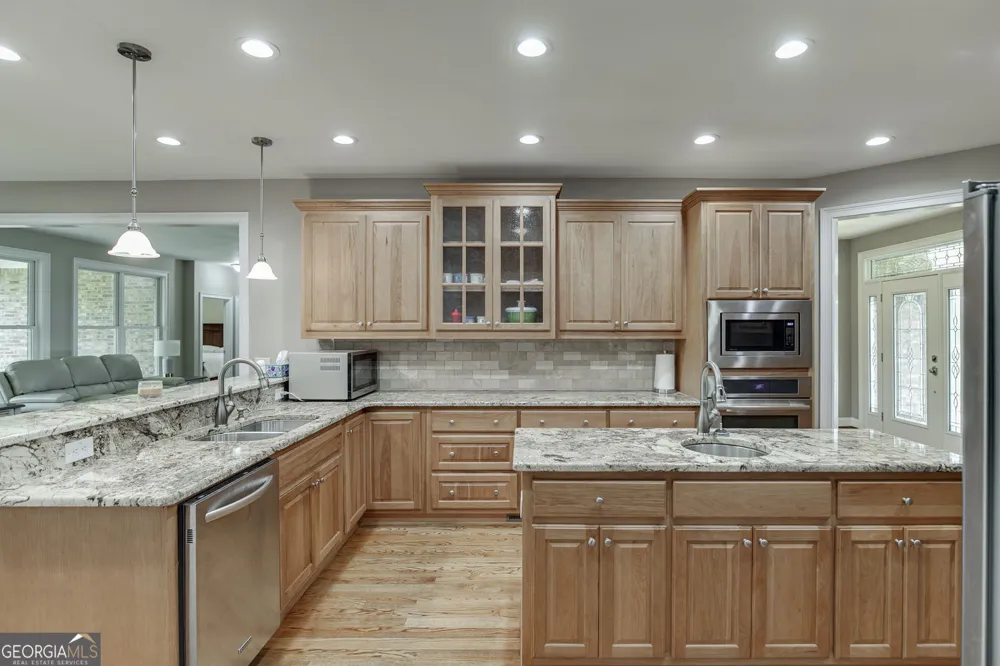 563 Martin RD Talmo, GA 30575