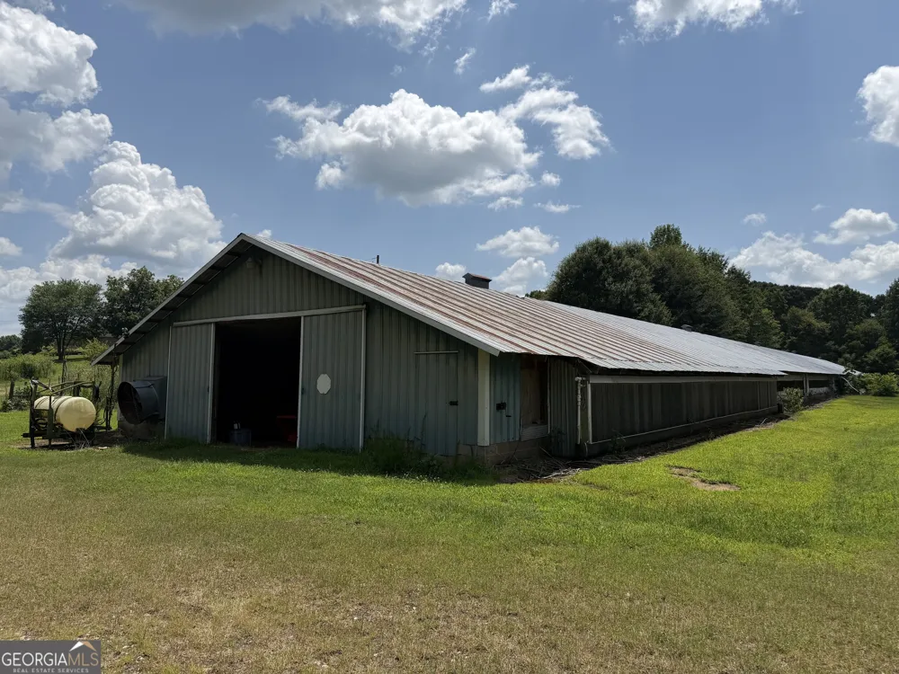 563 Martin RD Talmo, GA 30575